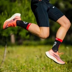 Calcetines de Running #PARTYRUN Unisex - KAMUABU, Color Negro/Rojo, 23cm - Ideales para Trail Running -Quechuagatta comercio calcetines de running partyrun unisex kamuabu color negrorojo de 23cm 4