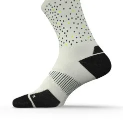 KIPRUN Calcetines Running Caña Alta Gruesos RUN900 Blancos - Trail Running -Quechuagatta comercio calcetines running caa alta gruesos run900 blancos 3