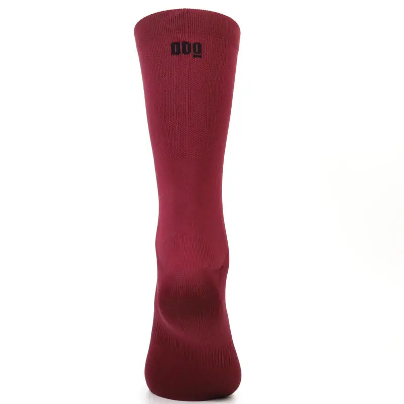 Calcetines Unisex Lisos Altos Mooquer Classy Granates Bordados España - Ideales para Trail Running 3 Calcetines Unisex Lisos Altos Mooquer Classy Granates Bordados España - Ideales para Trail Running - Imagen 3