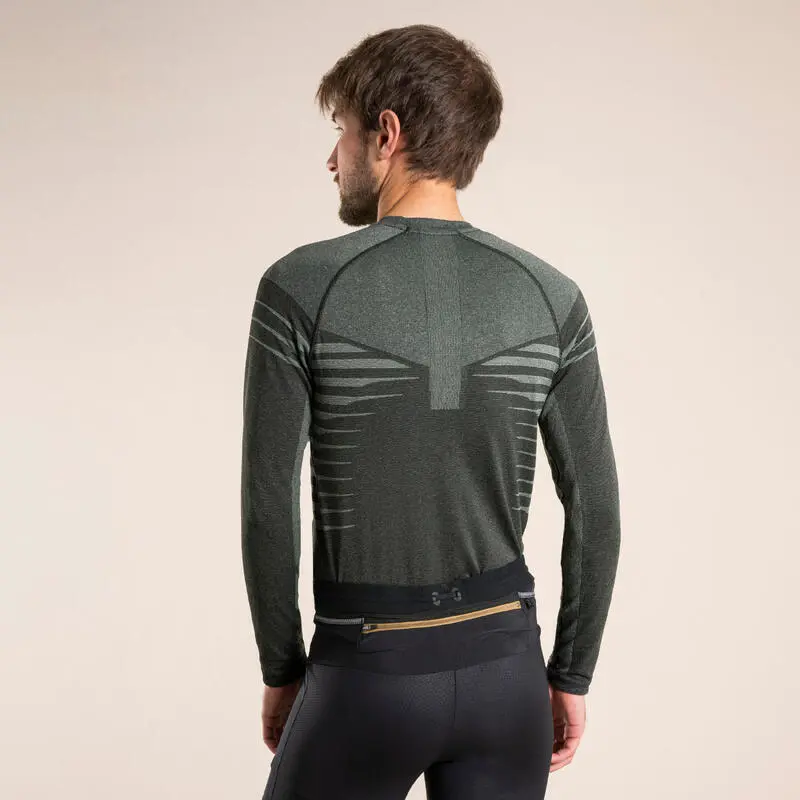 Camiseta sin Costuras EVADICT Trail Running Hombre - Confort y Ligereza en Negro Caqui 2 Camiseta sin Costuras EVADICT Trail Running Hombre - Confort y Ligereza en Negro Caqui - Imagen 2