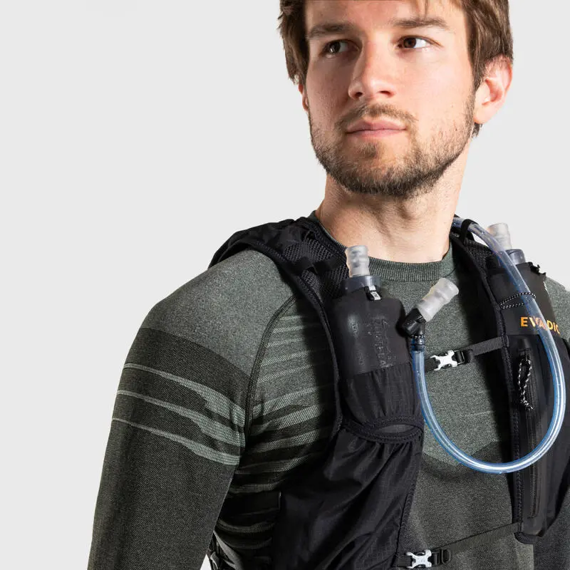 Camiseta sin Costuras EVADICT Trail Running Hombre - Confort y Ligereza en Negro Caqui 4 Camiseta sin Costuras EVADICT Trail Running Hombre - Confort y Ligereza en Negro Caqui - Imagen 4