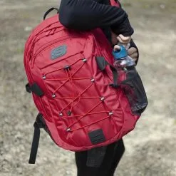 Mochila Montaña SKECHERS 30.6L Whitney Color Rojo Escarlata - Ideal para Deportes Outdoor -Quechuagatta comercio mochila montaa skechers 306l whitney color rojo escarlata 4